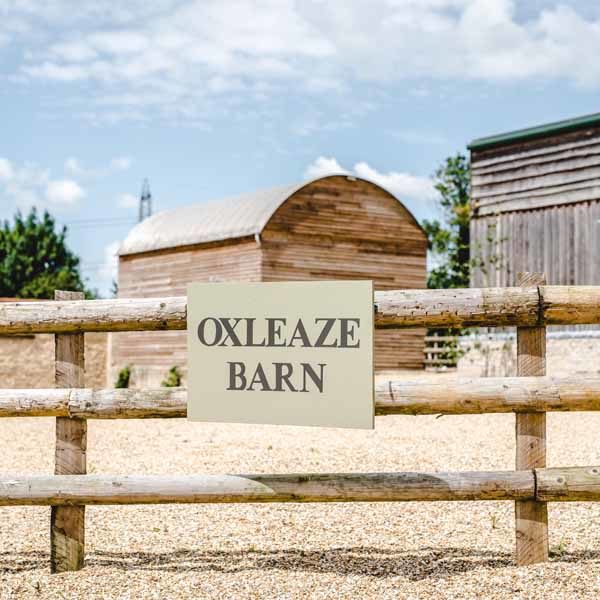 You are currently viewing Planning your wedding at Oxleaze Barn